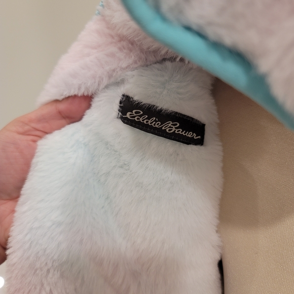 Eddie Bauer Deer Harbor Reversible Hooded Puffer Jacket - Picture 10 of 13